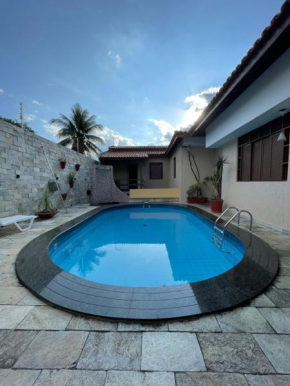 Casa com Piscina prox Parque do Povo